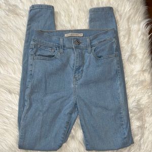 720 High Rise Super Skinny Levi Jeans